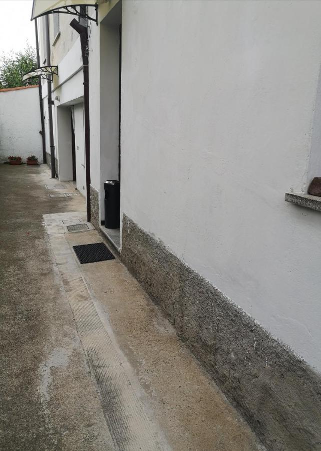 Apartamento Bilocale Francesca Erba Exterior foto